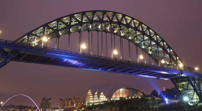 Vue du pont de Tyne la nuit, Newcastle upon Tyne, Royaume-Uni