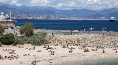 A estância balnear de Antibes, na Riviera Francesa, no Sul de França.