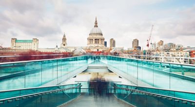 Passerelle du millénaire de Londres et cathédrale Saint-Paul, Royaume-Uni de Grande-Bretagne et d'Irlande du Nord