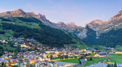Engelberg, Szwajcaria, Alpy o zmierzchu.