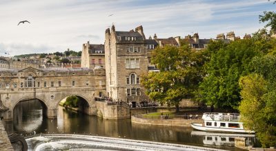 Pulteney Bridge over the River Avon, Bath, Avon & Somerset, England, United Kingdom, Europe