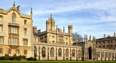 Budynki St John's College, część Uniwersytetu Cambridge w mieście Cambridge w Wielkiej Brytanii.